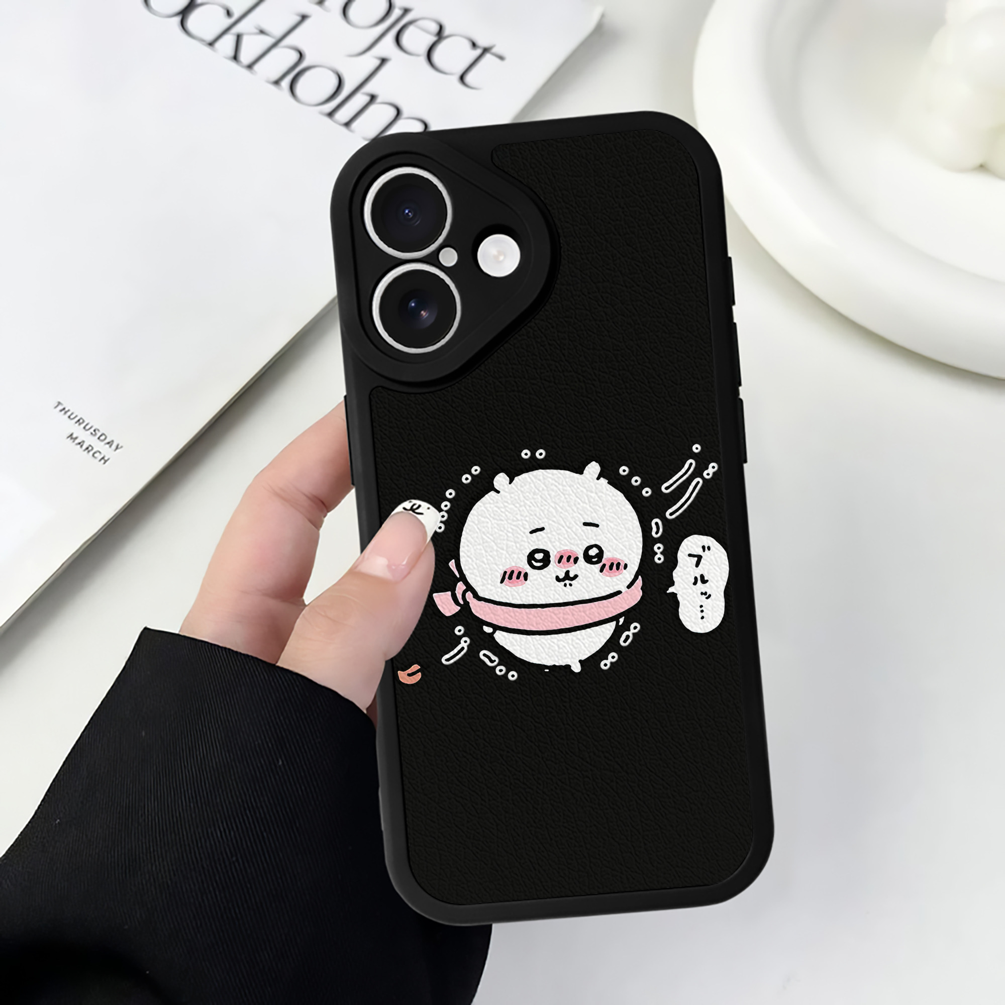 （画像用） ちいかわ ちいかわ Chii-kawa chiikawa 【iPhone 16シリーズ対応】シリコンスマホケース（レザー調） 材質：シリコン